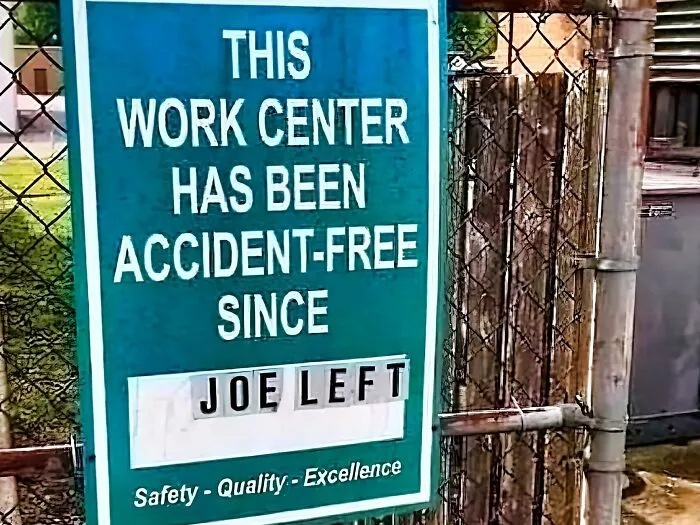 30 Carteles tan divertidos como absurdos que había que compartir
