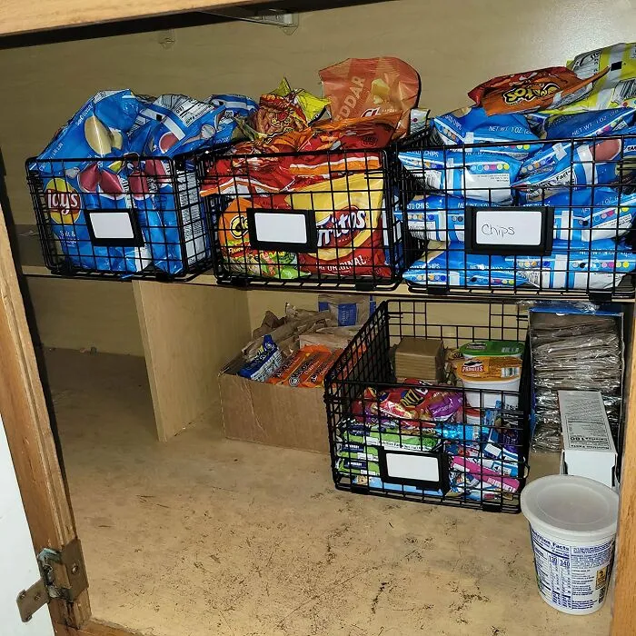These <span Style="Font:inherit;color:#d74b1f;"> Wire Basket Pantry Organizers </Span> Will Turn Your Snack Station Into A Gormet Experience 