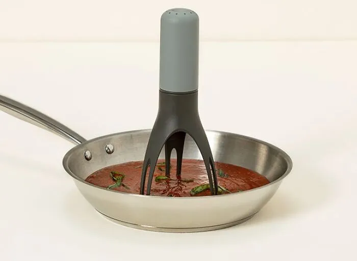 This <span Style="Font:inherit;color:#d74b1f;"> Automatic Pan Stirrer </Span> Is Like Having Another Pair Of Hands In The Kitchen, Just Less Annoying