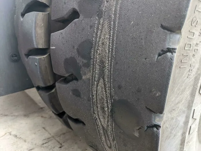 By Counting The Rings You Can Determine This Tyre Is Too Old