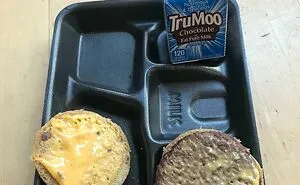 50 Pictures Of School Lunches That Shocked People In A Good Or Bad Way