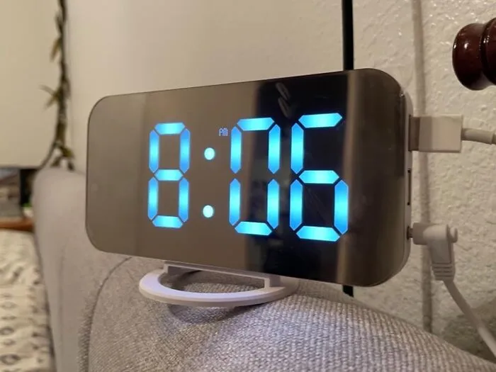 The Sleek Design Of This <span Style="Font:inherit;color:#d74b1f;"> Digital Alarm Clock </Span> Will Fit Right In With Your New Aesthetic 