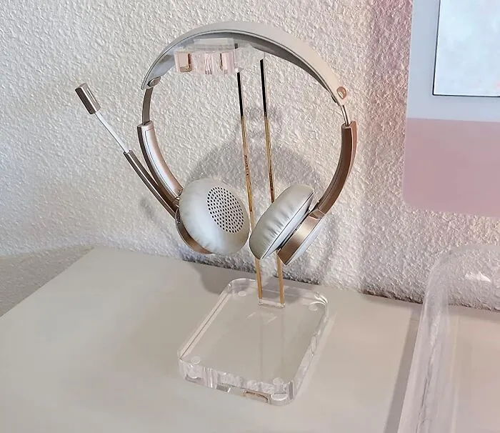 This <span Style="Font:inherit;color:#d74b1f;"> Headphones Stand </Span> Displayes Your Tech Like A Piece Of Fine Jewelry 
