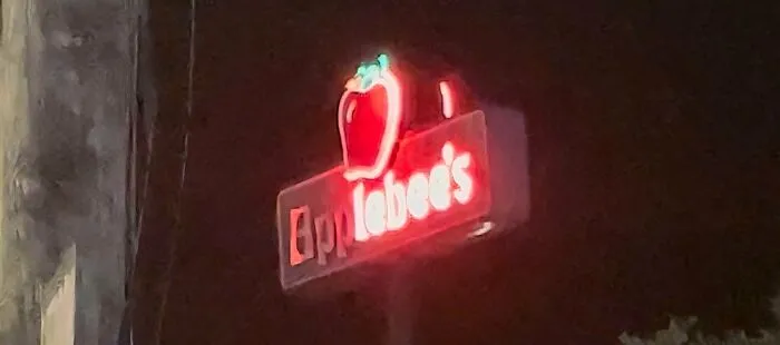 When You Go To Applebee’s In France But They’re All Out Of Apples