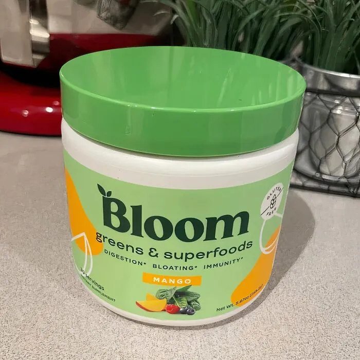 Hide Your Greens In Your Smoothies With This Nutrient Rich<span Style="Font:inherit;color:#d74b1f;"> Superfood Greens Powder </Span>