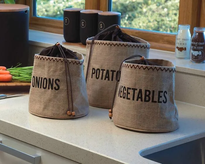 Keep Your Root Vegetables Fresher For Longer With This <span Style="Font:inherit;color:#d74b1f;"> Potato/Onion Bag With Blackout Lining </Span>