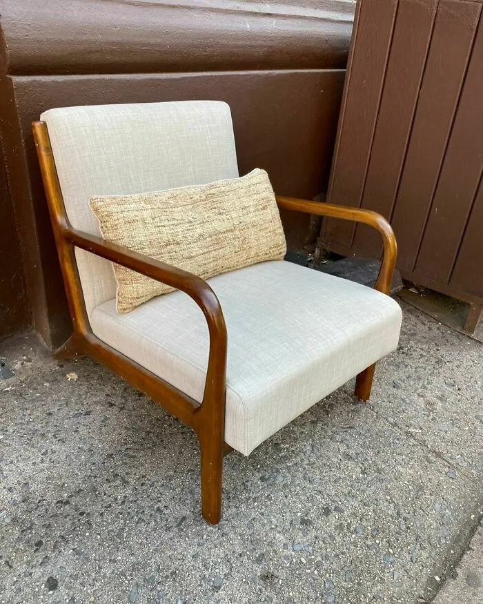 One Man’s Trash, Another’s Jackpot: 35 Wild Stooping Discoveries In New York (New Pics)
