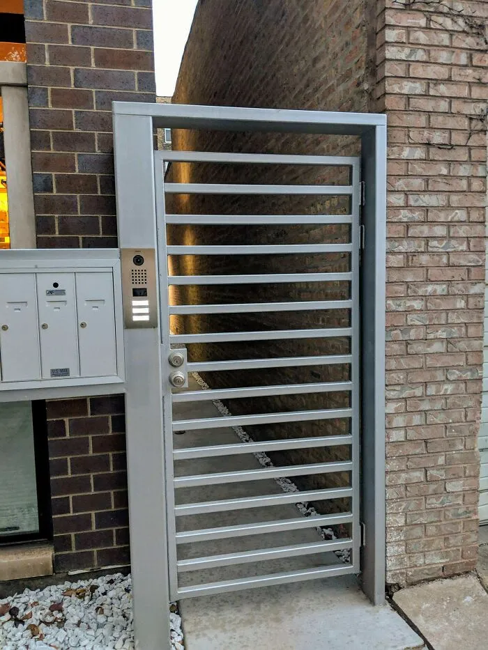 Cuando tu puerta de seguridad es una escalera