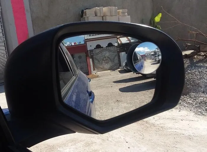<span Style="Font:inherit;color:#d74b1f;"> Blind Spot Mirror </Span>: A Tiny Upgrade That Can Save Lives