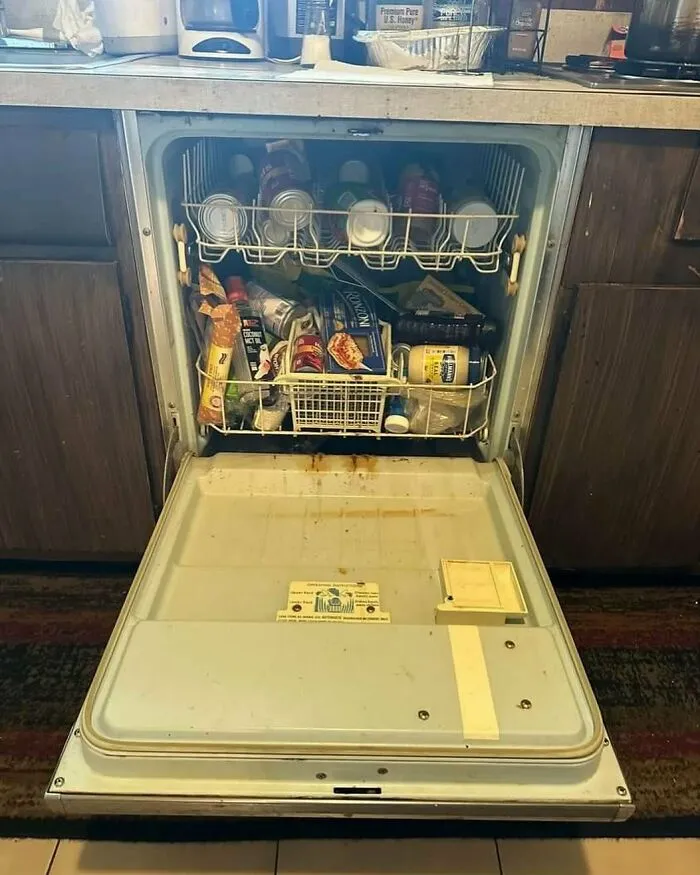 30 Of The Funniest Real Estate Listing Fails (New Pics)