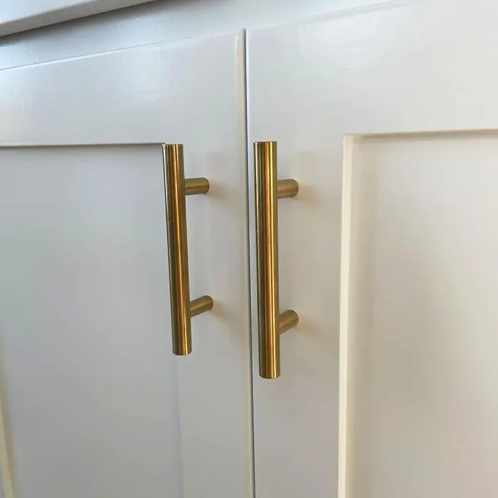 Upgrade Your Cabinets With <a Style="Display:inline;" Href="Https://Www.amazon.com/Dp/B085zvrw2x?ascsubtag=7605377%2c1%2c43%2cd%2c0%2c0%2c0%2c900%3a2%3b974%3a2%3b1125%3a1%3b1242%3a1%2c42669718%2c0%2c0&th=1%25252c0%252c0%2c0&btn_ref=srctok-A92dafe088776d22&linkcode=ll1&tag=bppanda-20&linkid=034463fe851a85f7fa77276250a3d8eb&language=en_us&ref_=as_li_ss_tl" Target="_blank"><span Style="Font:inherit;color:#d74b1f;"> Elegant Cabinet Handles</Span> For A Refined Look