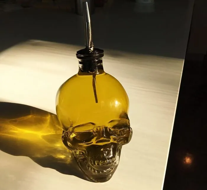 Get Edgy: Use This <a Style="Display:inline;" Href="Https://Www.amazon.com/Gusnilo-Dispenser-Vinegar-Bottle-Stainless/Dp/B09yy74n6x?crid=1yksmz4pc2hjl&dib=eyj2ijoimsj9.w16wu_ystjzrnkve4znkypfqatwaexaylalwzk5zeqvjwsgvayh9_kdg5jawzgg_b_mnm9jdzhatxmakvvqgilqsogx92w66hq3hvv2ptt7lz1kqsvrqzyye8irtcao4mt3dahqa7or3vas7kg8tfcg6fbghp58wsy9jfes3bnqt5yebfim_4ijenf0hsity9wwpbamynp92mq7zncdfbnmo0bx4vyy0bkk-Icodycrel8gtv2ijcplgzhgmdnt0c1oilecctkrspygabbm4ocoiokpqt5we-K4kumm9kkg.6cmdrkomxiw47zghg6faxfbqocmc7mtbjm8kuq4yop0&dib_tag=se&keywords=kitchen%2bnovelty&qid=1716470459&sprefix=kitchen%2bnovel%2caps%2c344&sr=8-70&th=1&linkcode=ll1&tag=bpboar-20&linkid=6fd5c5d1e8aaaea8dcfae18099987301&language=en_us&ref_=as_li_ss_tl" Target="_blank"><span Style="Font:inherit;color:#d74b1f;"> Skull Shaped Olive Oil Dispenser </Span> In Your Kitchen For Some Gothic Charm