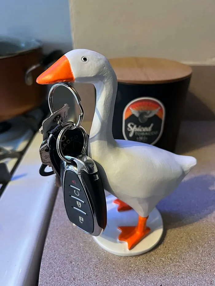 This <span Style="Font:inherit;color:#d74b1f;"> Magnetic Goose Duck Key Holder </Span> Will Keep Your Keys Safe