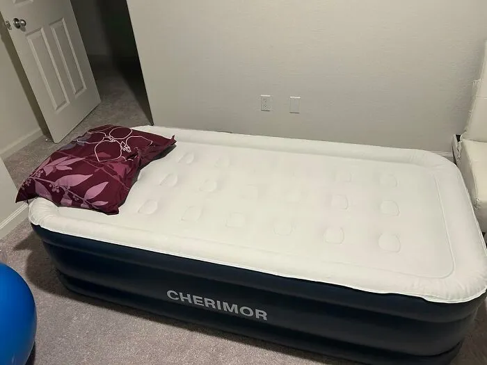 Stop Waking Up On The Floor Thanks To This Durable <span Style="Font:inherit;color:#d74b1f;"> Air Mattress </Span> With Extra Height