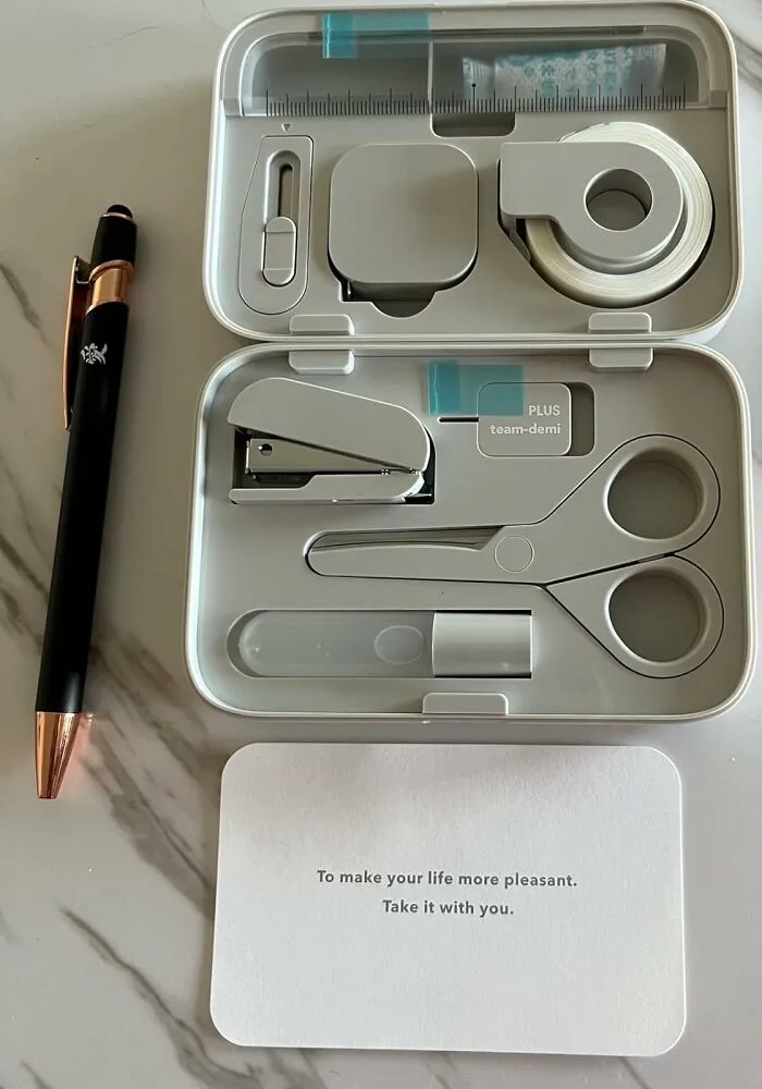 This Adorable <span Style="Font:inherit;color:#d74b1f;"> Stationary Kit </Span> Is Compact And Sleek, Everything That Normal Stationary Is Not 