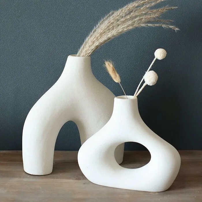 Spruce Up Your Desk With A <span Style="Font:inherit;color:#d74b1f;"> Donut Vase </Span> That Screams Sophistication