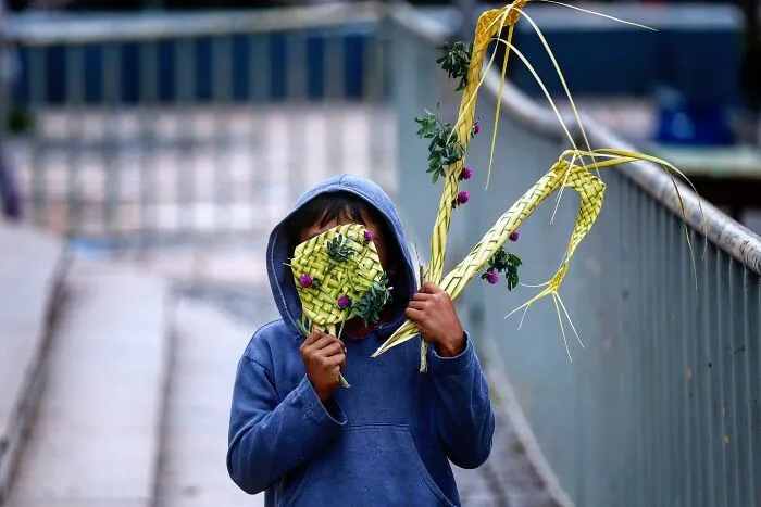Photojournalist Captures Social Contrasts In Paraguay, Here Are His 33 Most Captivating Photos
