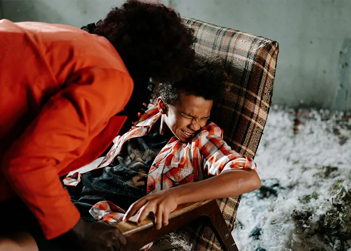 45 Strange Childhood Realities People Later Learned Were Far From “Normal”