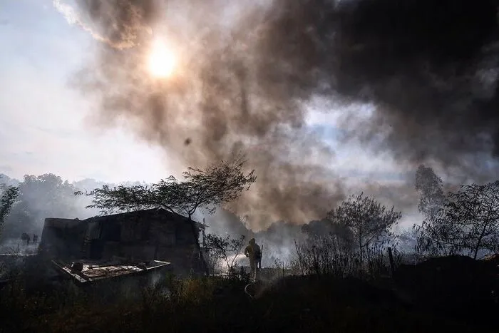 Photojournalist Captures Social Contrasts In Paraguay, Here Are His 33 Most Captivating Photos