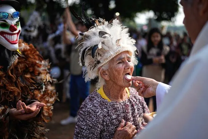 Photojournalist Captures Social Contrasts In Paraguay, Here Are His 33 Most Captivating Photos