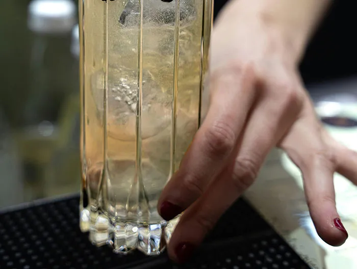 40 Bartenders Reveal The Worst First Dates They’ve Seen That Range From Cringe To Heartbreaking
