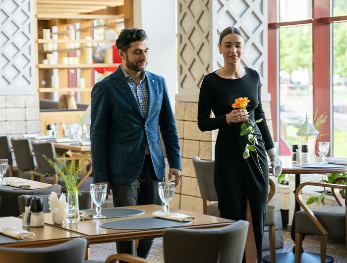 40 Bartenders Reveal The Worst First Dates They’ve Seen That Range From Cringe To Heartbreaking