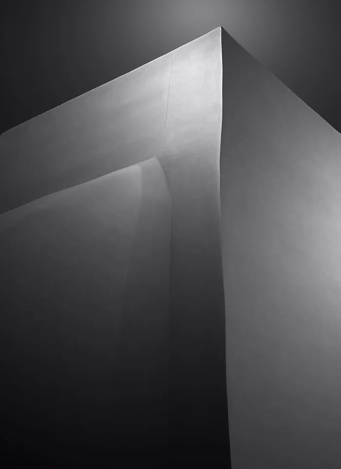 Shapeshifter © Pawel Pilch
