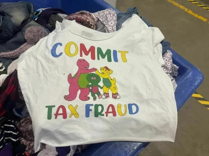 50 Times Thrift Shops Delivered Comedy Gold, As Shared By "Ridiculous Thrifter"