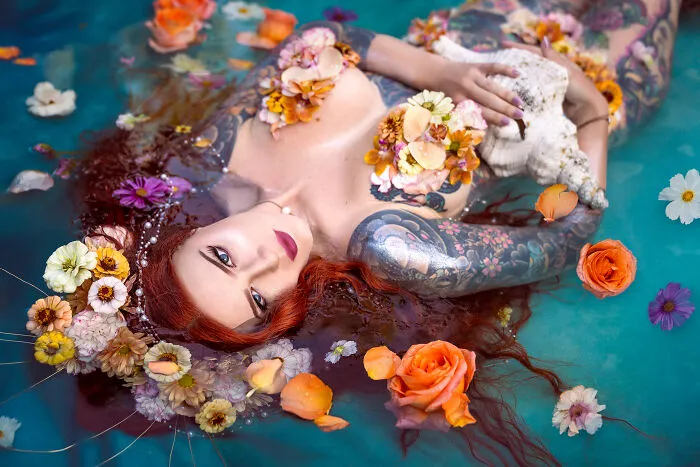 We Recreated Botticelli's "Birth Of Venus" Underwater (13 Pics)