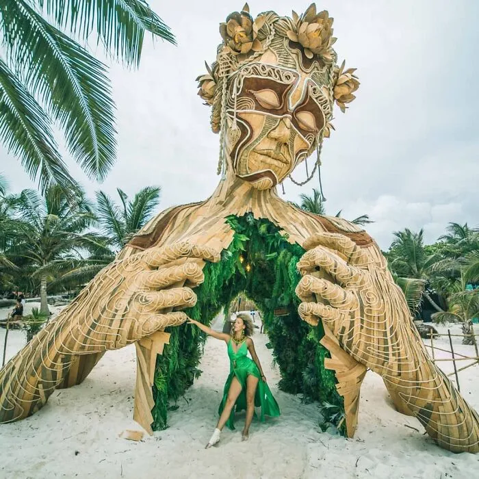Artist Creates Dream-Like Giant Sculptures (18 Pics)
