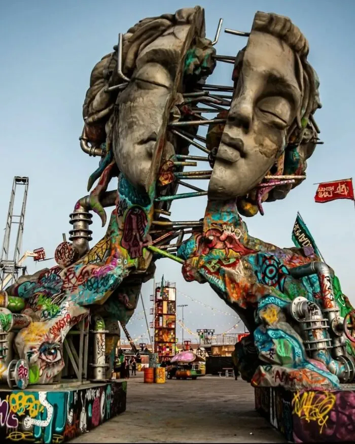 Artist Creates Dream-Like Giant Sculptures (18 Pics)