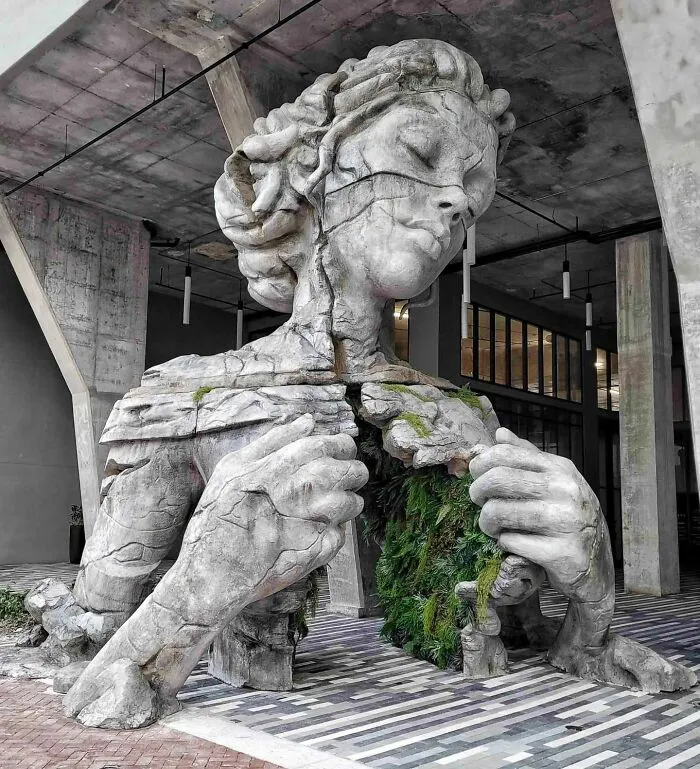 Artist Creates Dream-Like Giant Sculptures (18 Pics)
