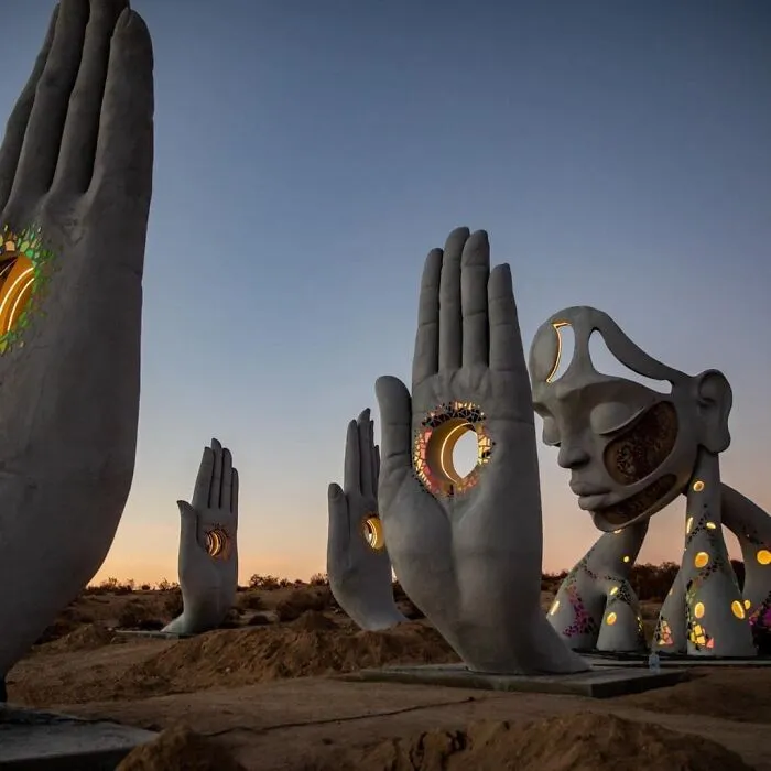 Artist Creates Dream-Like Giant Sculptures (18 Pics)