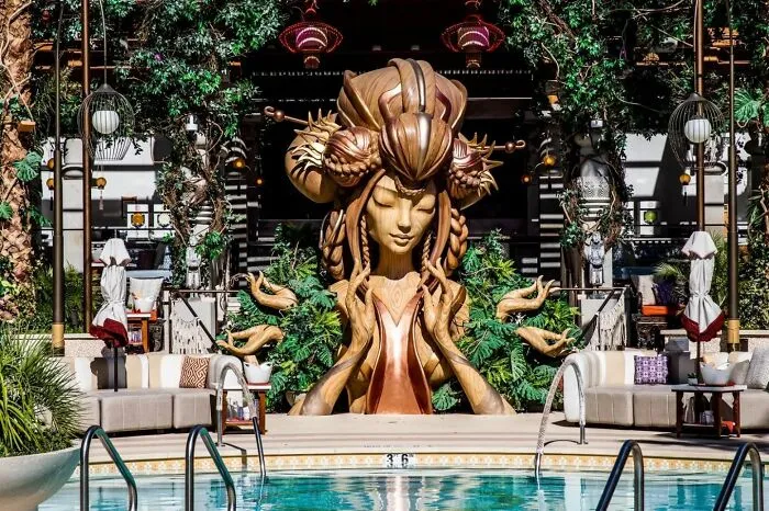 Artist Creates Dream-Like Giant Sculptures (18 Pics)