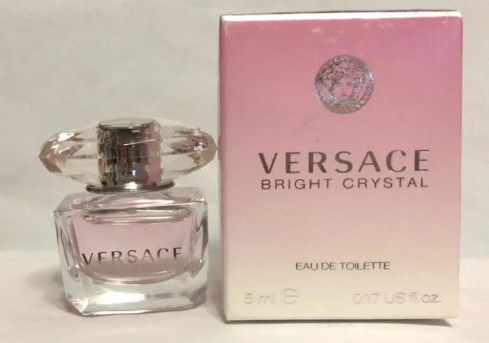 A Mini <span Style="Font:inherit;color:#d74b1f;"> Versace Bright Crystal Perfume </Span> Is Still Packed Full Of Luxury And Delightful Aromas