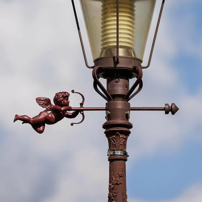 50 New And Clever Interpretations Of Public Spaces Through Street Art By Frankey