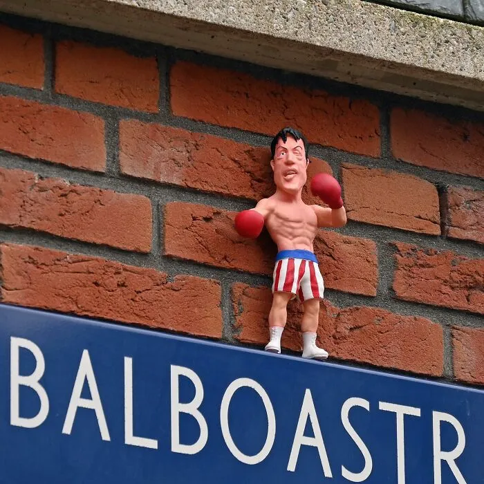 50 New And Clever Interpretations Of Public Spaces Through Street Art By Frankey