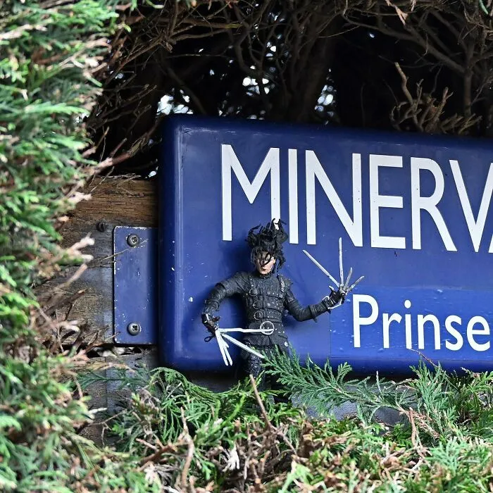 50 New And Clever Interpretations Of Public Spaces Through Street Art By Frankey