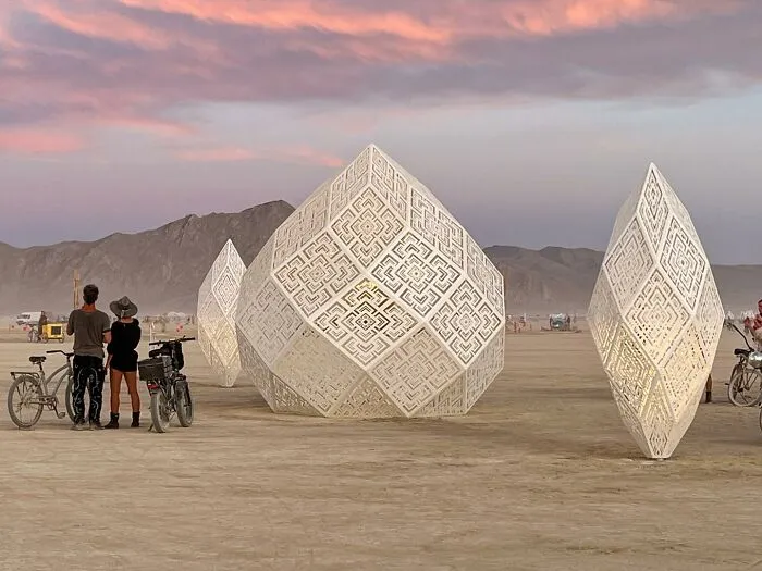These Artists Made 47 Large-Scale Illuminated Sculptures In Geometrical Shapes