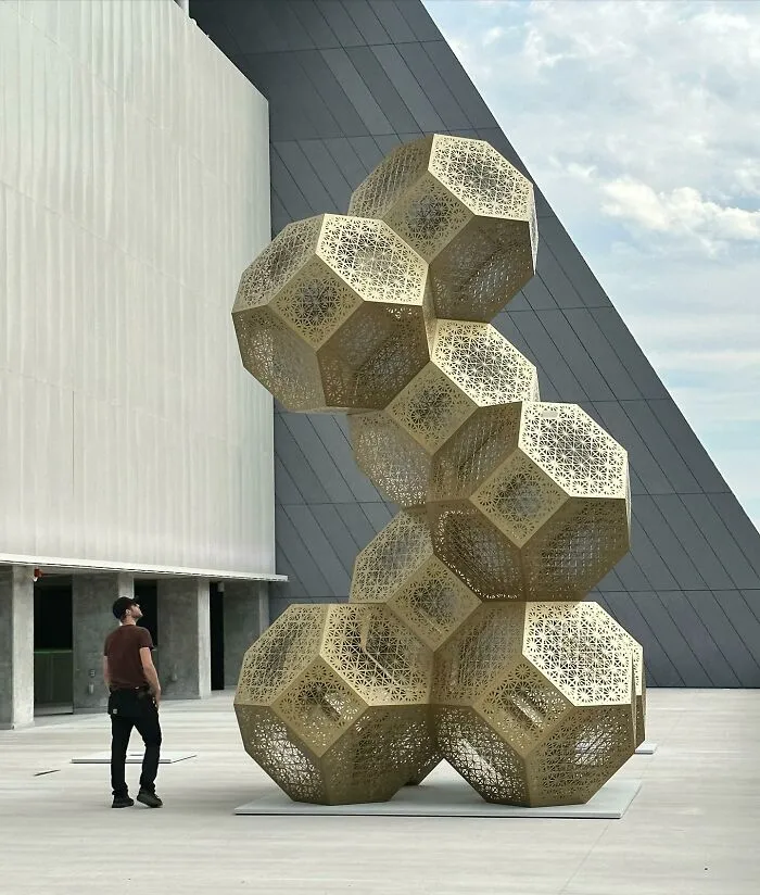 These Artists Made 47 Large-Scale Illuminated Sculptures In Geometrical Shapes