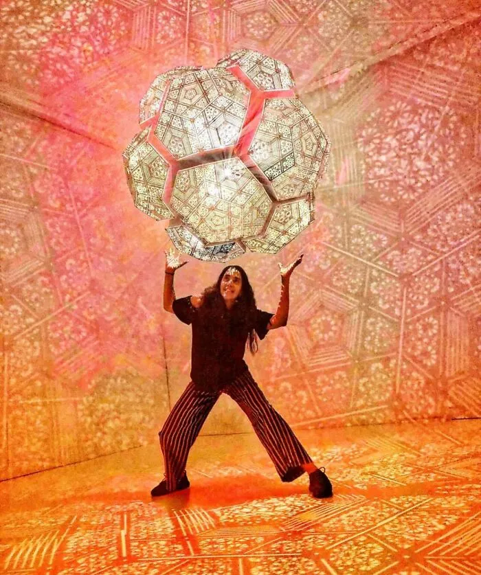 These Artists Made 47 Large-Scale Illuminated Sculptures In Geometrical Shapes