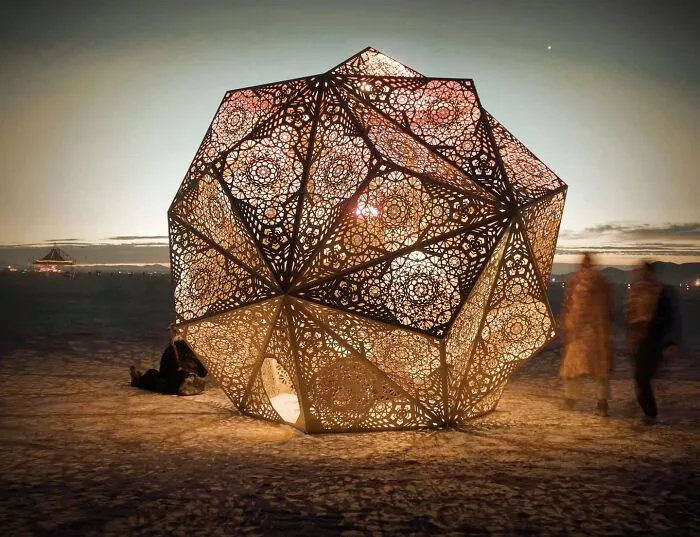 These Artists Made 47 Large-Scale Illuminated Sculptures In Geometrical Shapes