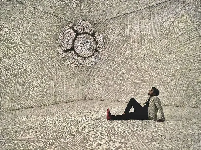 These Artists Made 47 Large-Scale Illuminated Sculptures In Geometrical Shapes