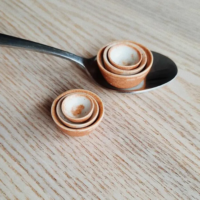 Artist Creates Miniature Pottery That Is Adored By Ceramic Fans And Dollhouse Enthusiasts (25 Pics) 