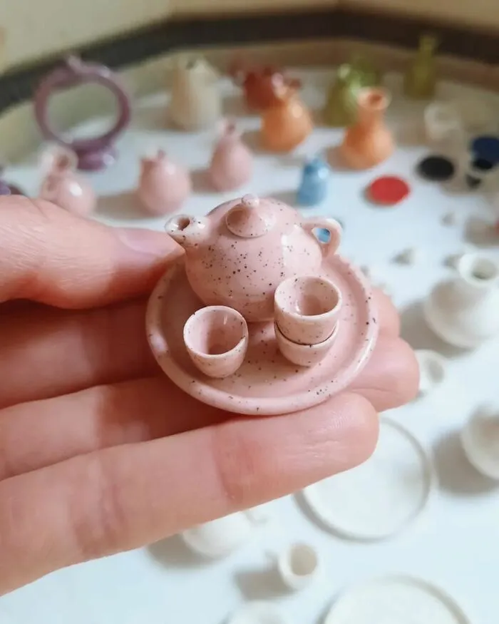 Artist Creates Miniature Pottery That Is Adored By Ceramic Fans And Dollhouse Enthusiasts (25 Pics) 