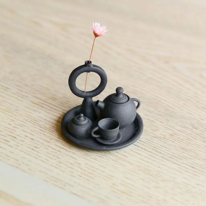 Artist Creates Miniature Pottery That Is Adored By Ceramic Fans And Dollhouse Enthusiasts (25 Pics) 