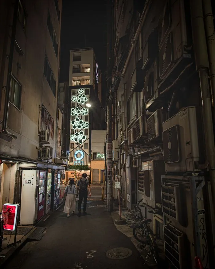 Tokyo After Dark: 43 Mesmerizing Urban Scenes Captured By Takaaki Ito