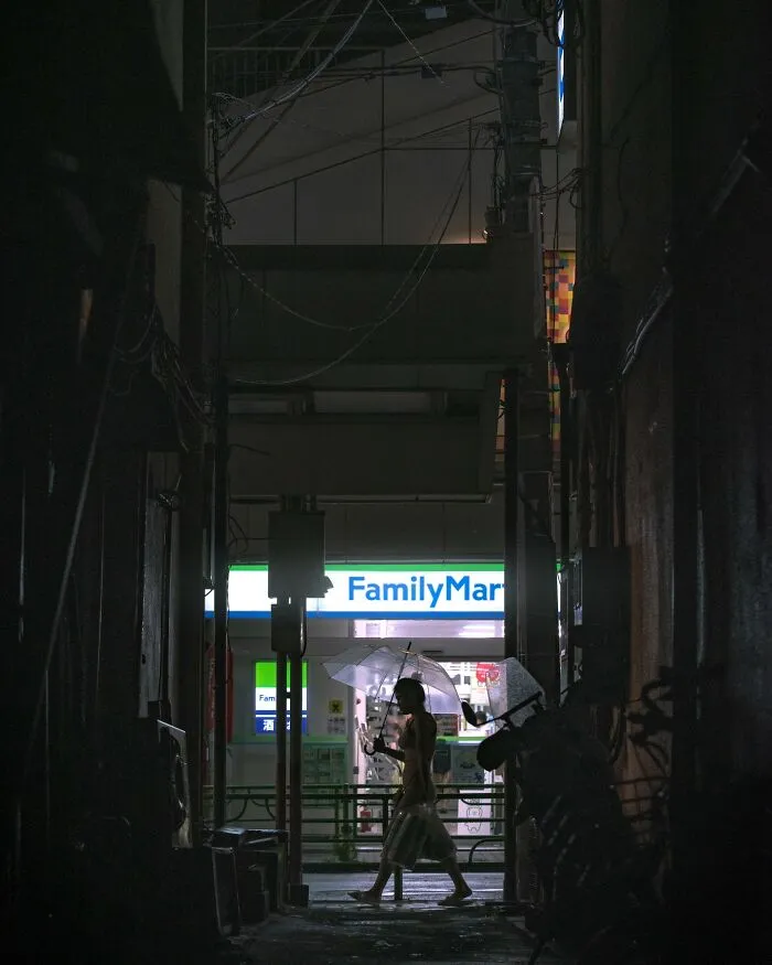 Tokyo After Dark: 43 Mesmerizing Urban Scenes Captured By Takaaki Ito