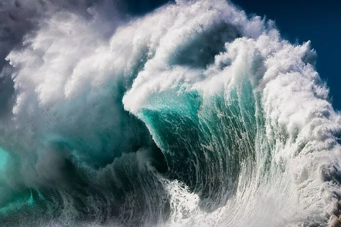 40 Breathtaking Wave Photos By Ray Collins