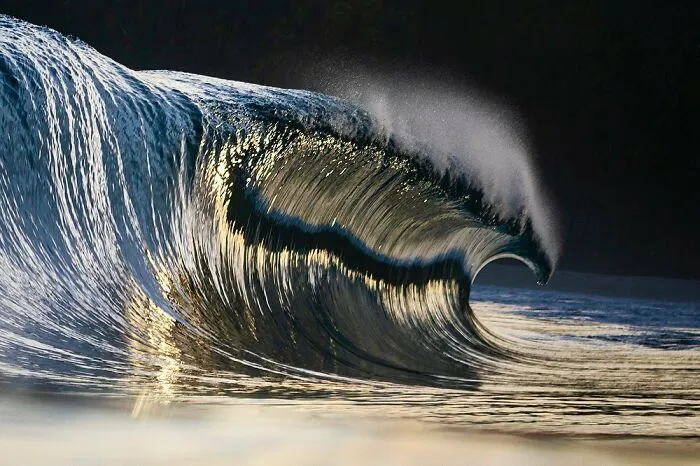 40 Breathtaking Wave Photos By Ray Collins